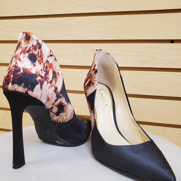 Heels 👠 - Picture 3 of 5